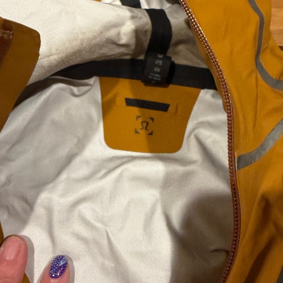 lululemon athletica Men's Golden Yellow Raincoat - Picture 2 of 8